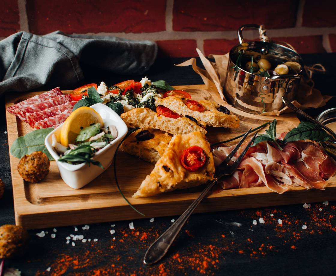 Stilvoll angerichtete Antipasti-Platte - Landhotel Bücken